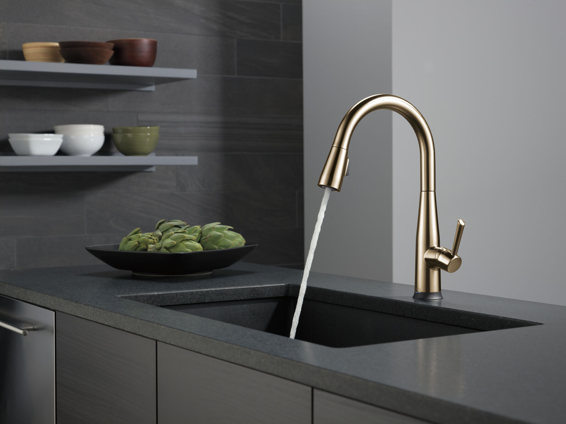 Single Handle Touch2O Pull-Down Kitchen Faucet (Recertified)