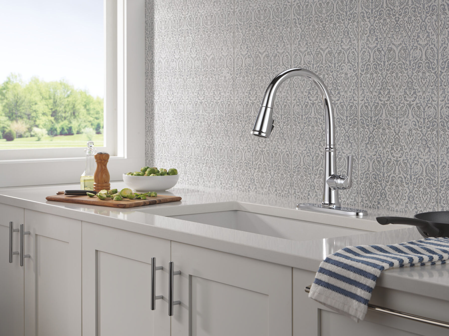 Single Handle Kitchen Pull-Down