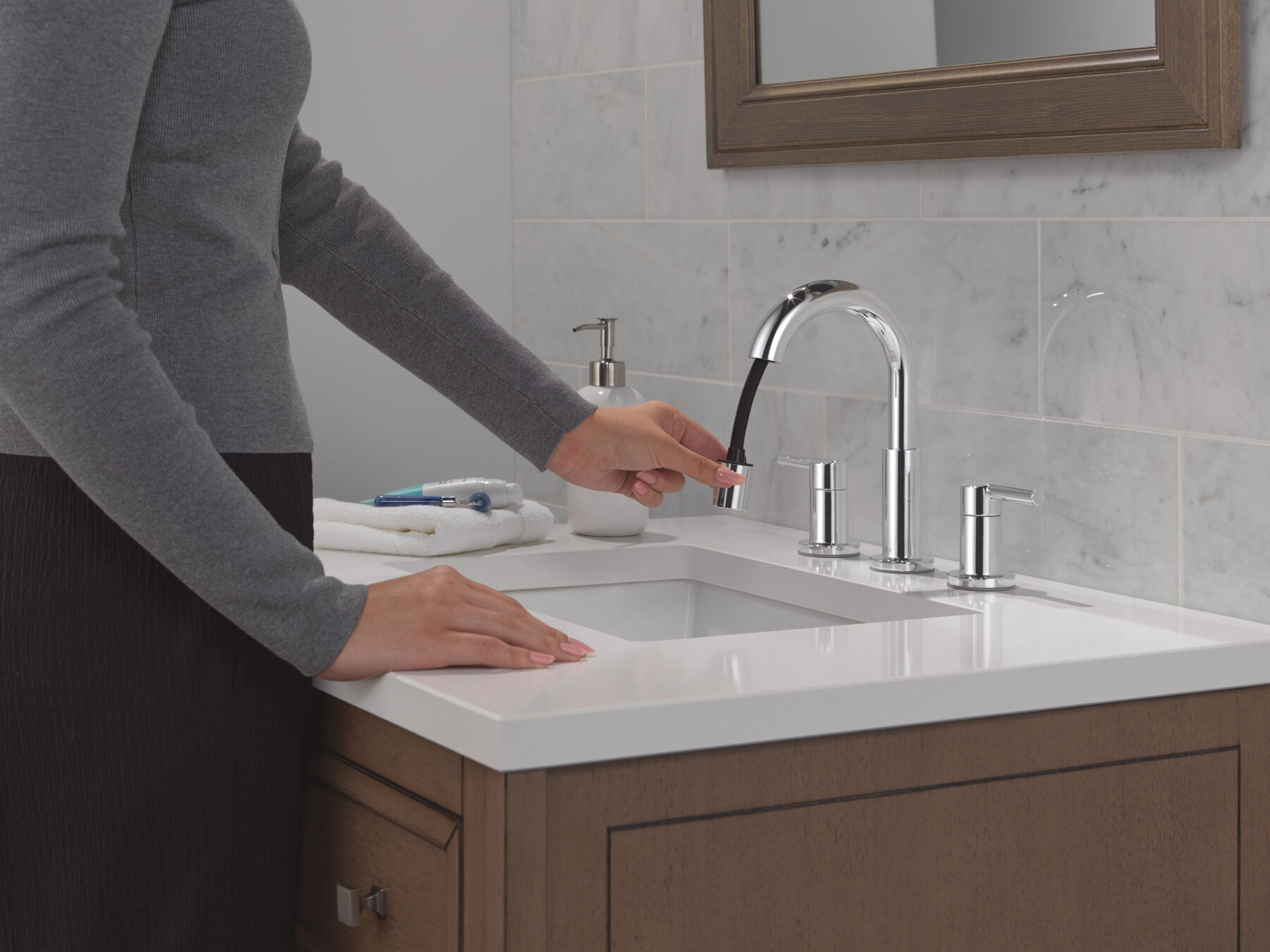 Two Handle Widespread Pull-Down Bathroom Faucet, image 3