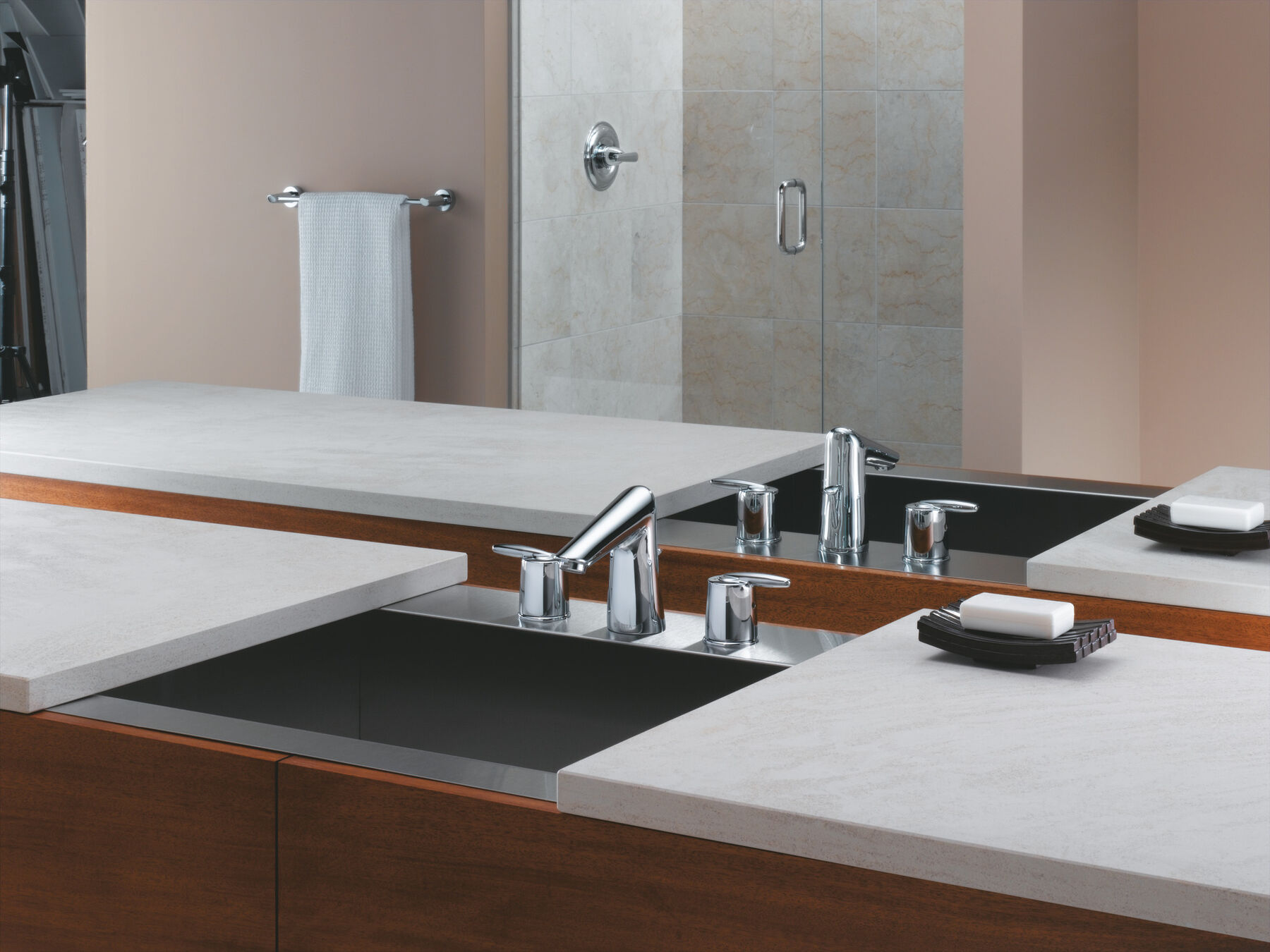 18" Towel Bar, image 1