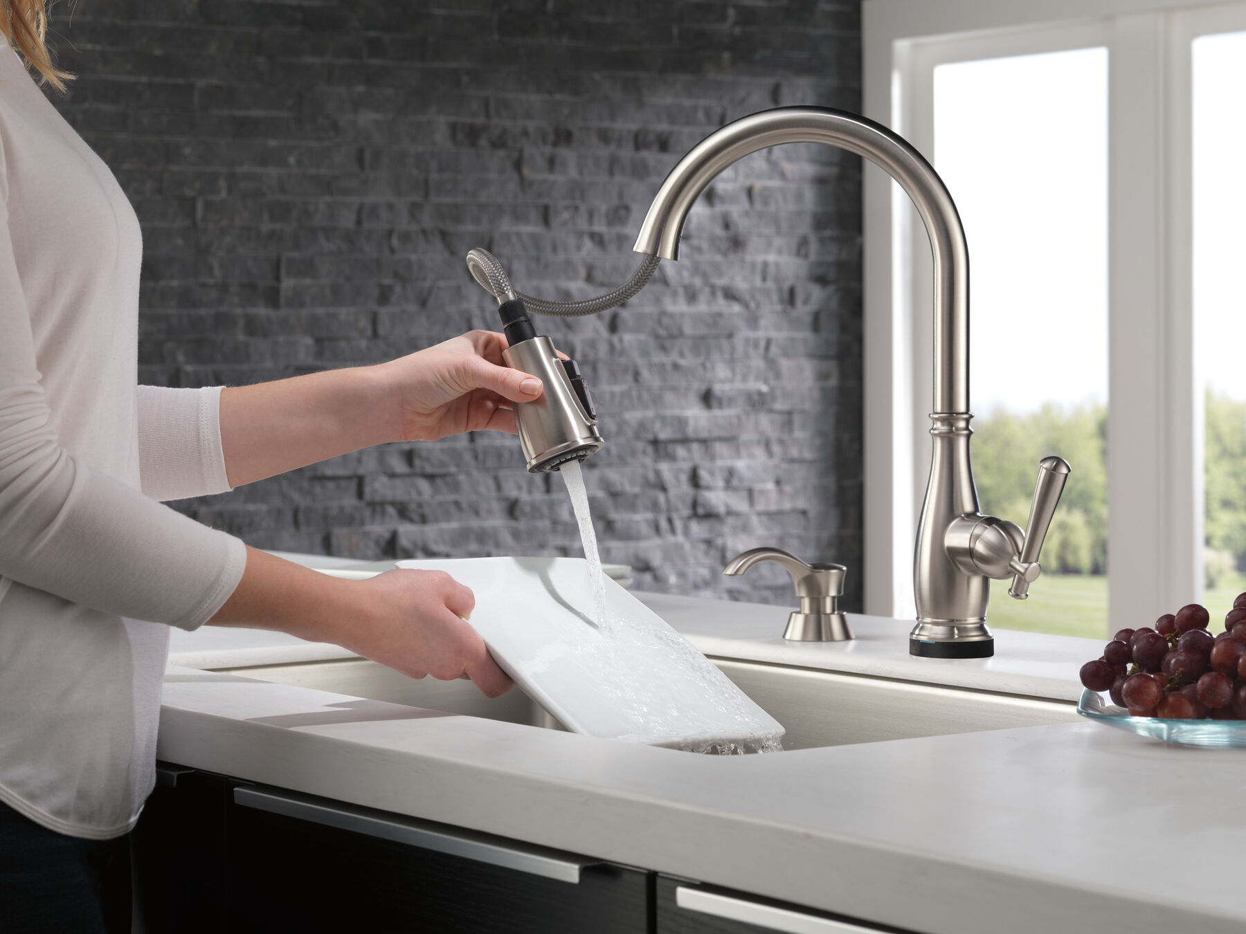 Single Handle Pull-Down Kitchen Faucet with Touch2O&reg; and ShieldSpray&reg; Technologies