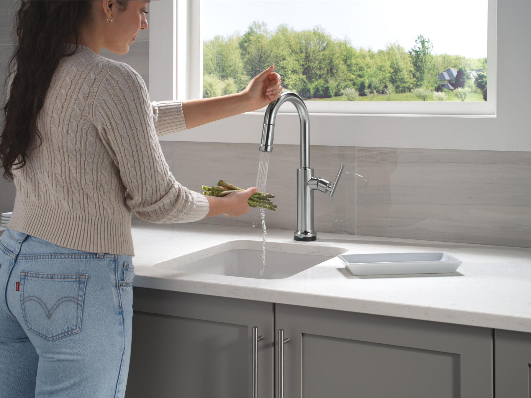 Touch2O&reg; Technology Bar / Prep Faucet with Touchless Technology