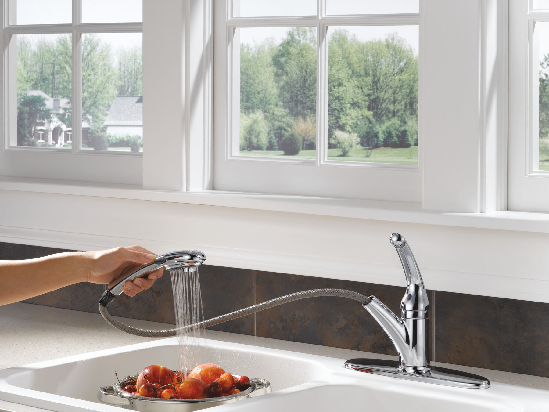 Single Handle Pull-Out Kitchen Faucet, image 3
