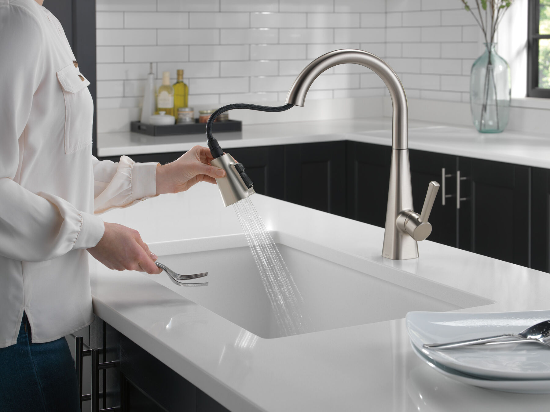 Single-Handle Pull-Down Kitchen Faucet, image 4