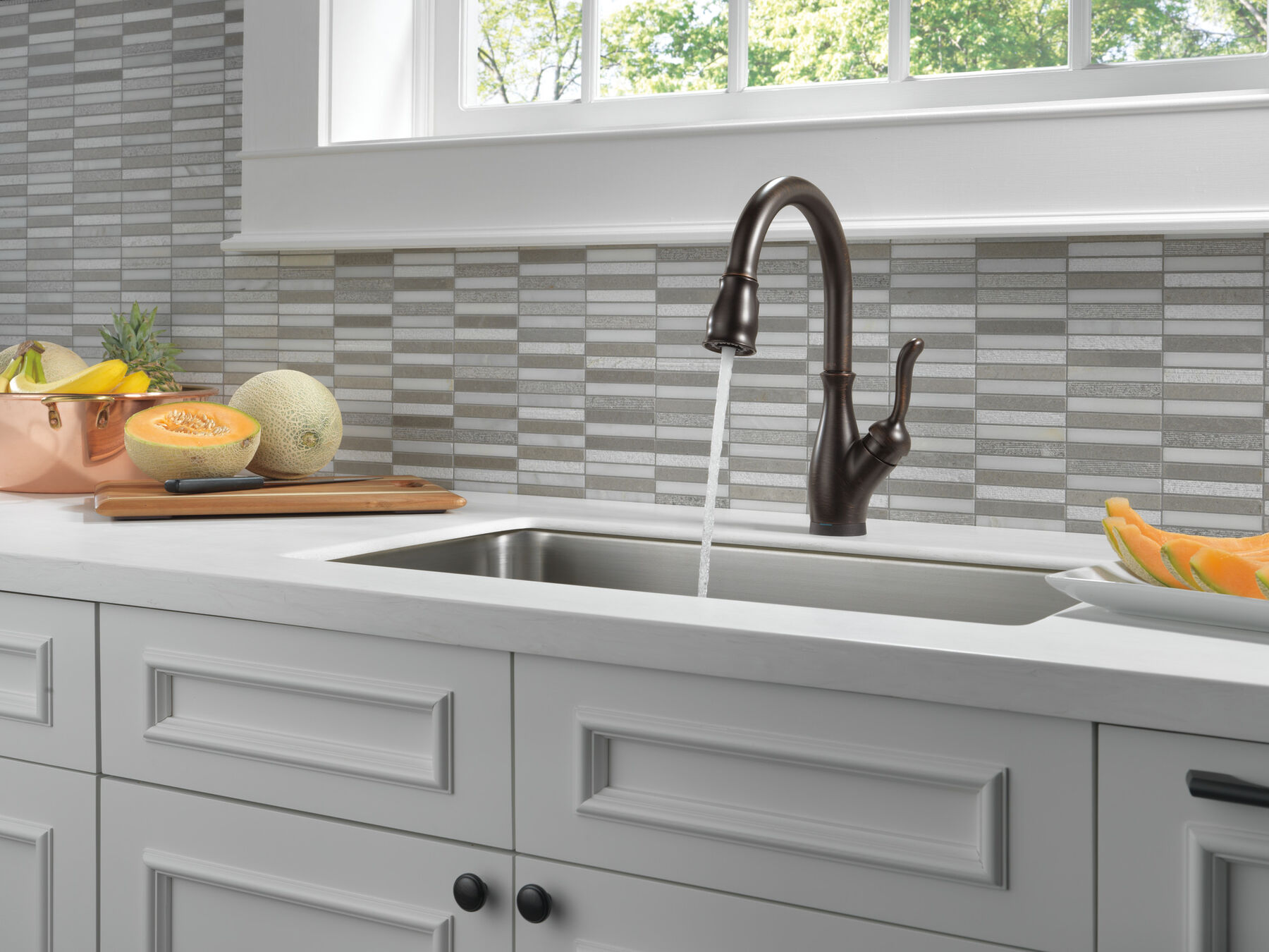 Single Handle Pull-Down Kitchen Faucet with Touch<sub>2</sub>O® and ShieldSpray® Technologies, image 11