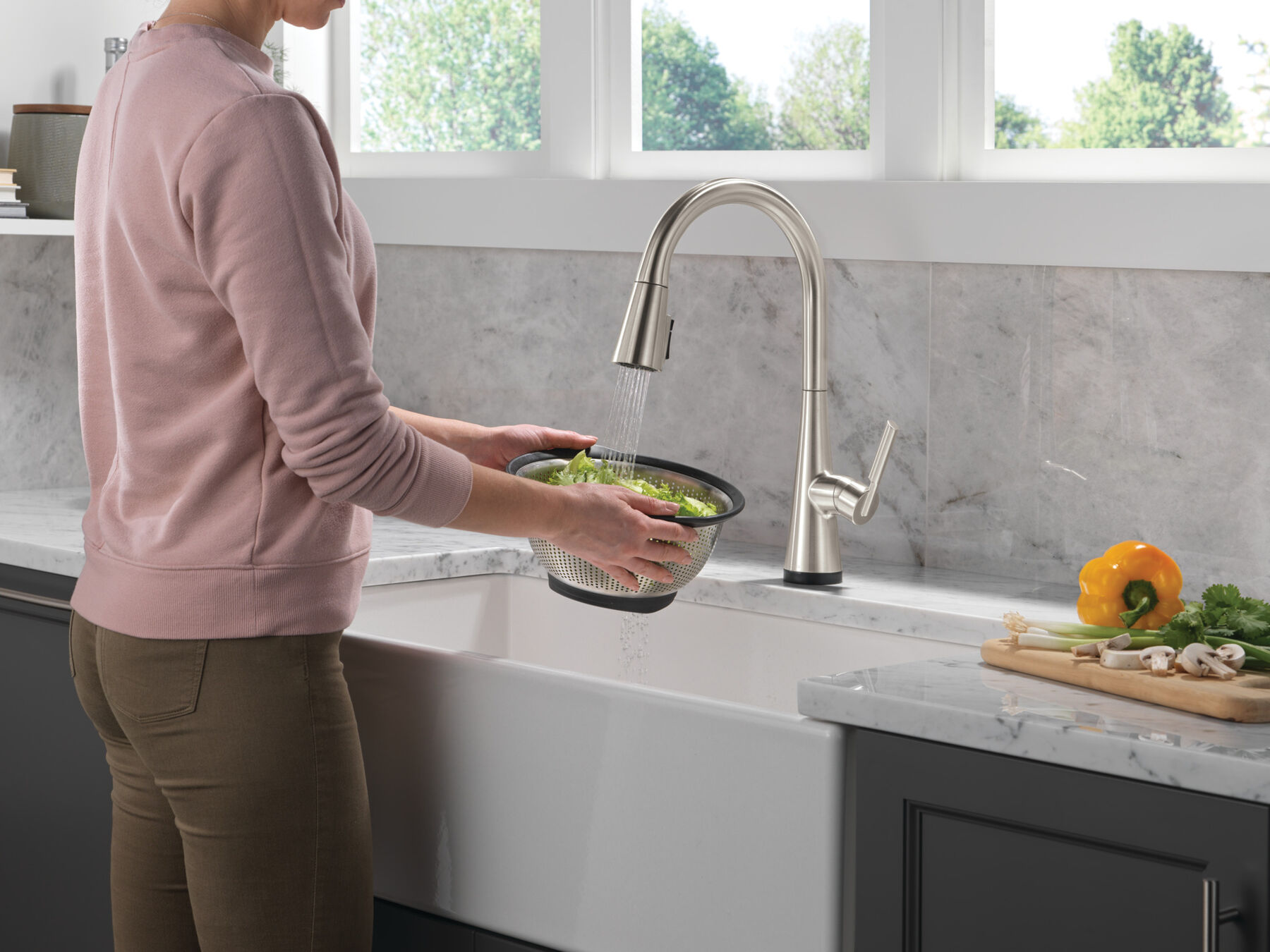 Single Handle Kitchen Pull-Down Faucet with Touch<sub>2</sub>O&reg; Technology (Recertified)