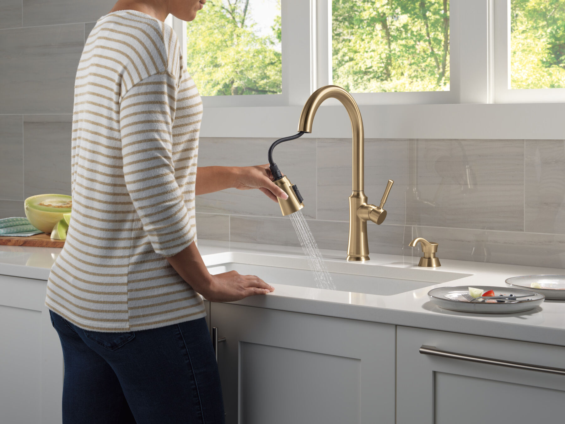 Single Handle Kitchen Pull-Down Faucet w/ Soap Dispenser, image 4