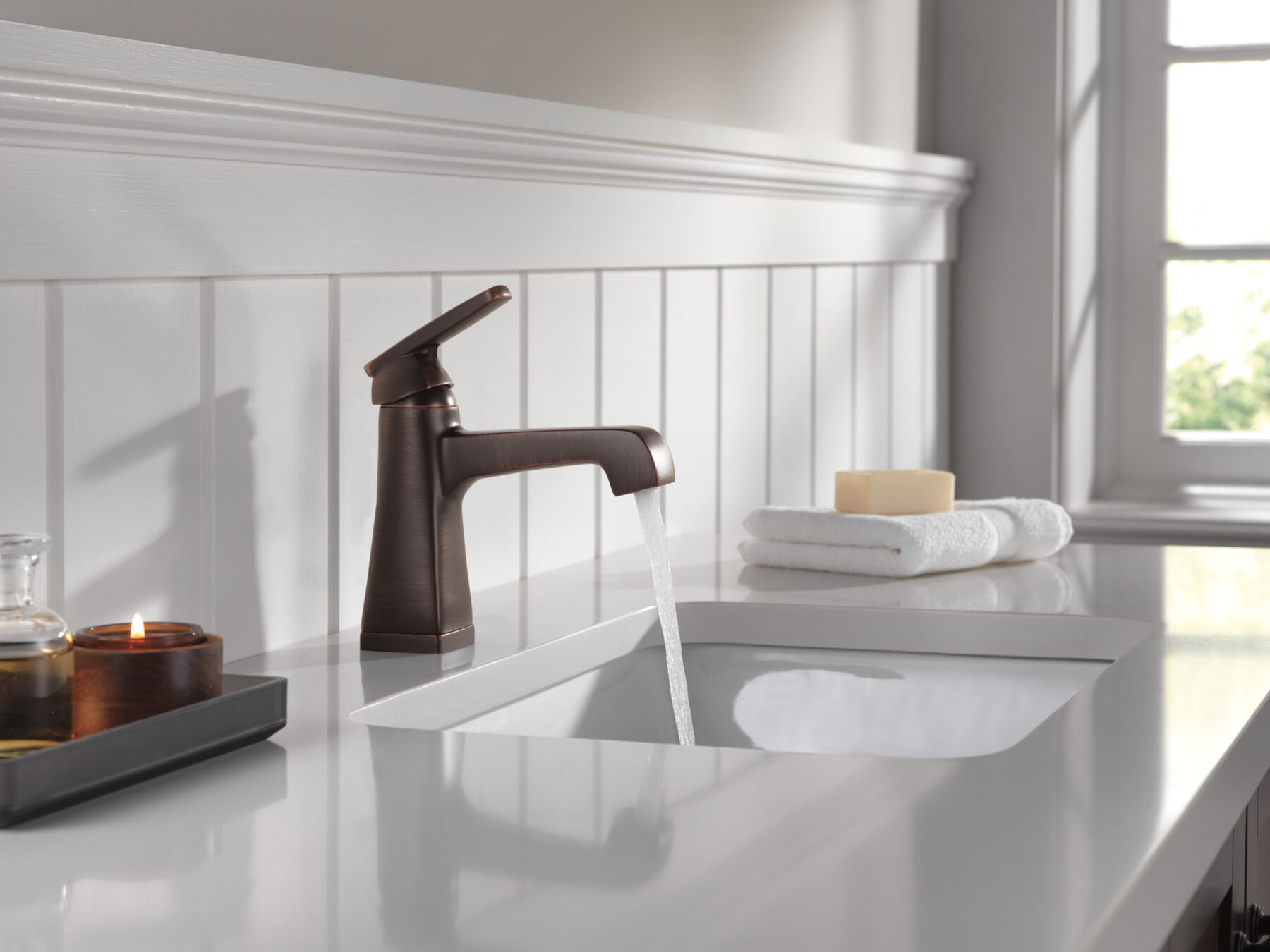 Single-Hole Bathroom Faucet (Recertified)