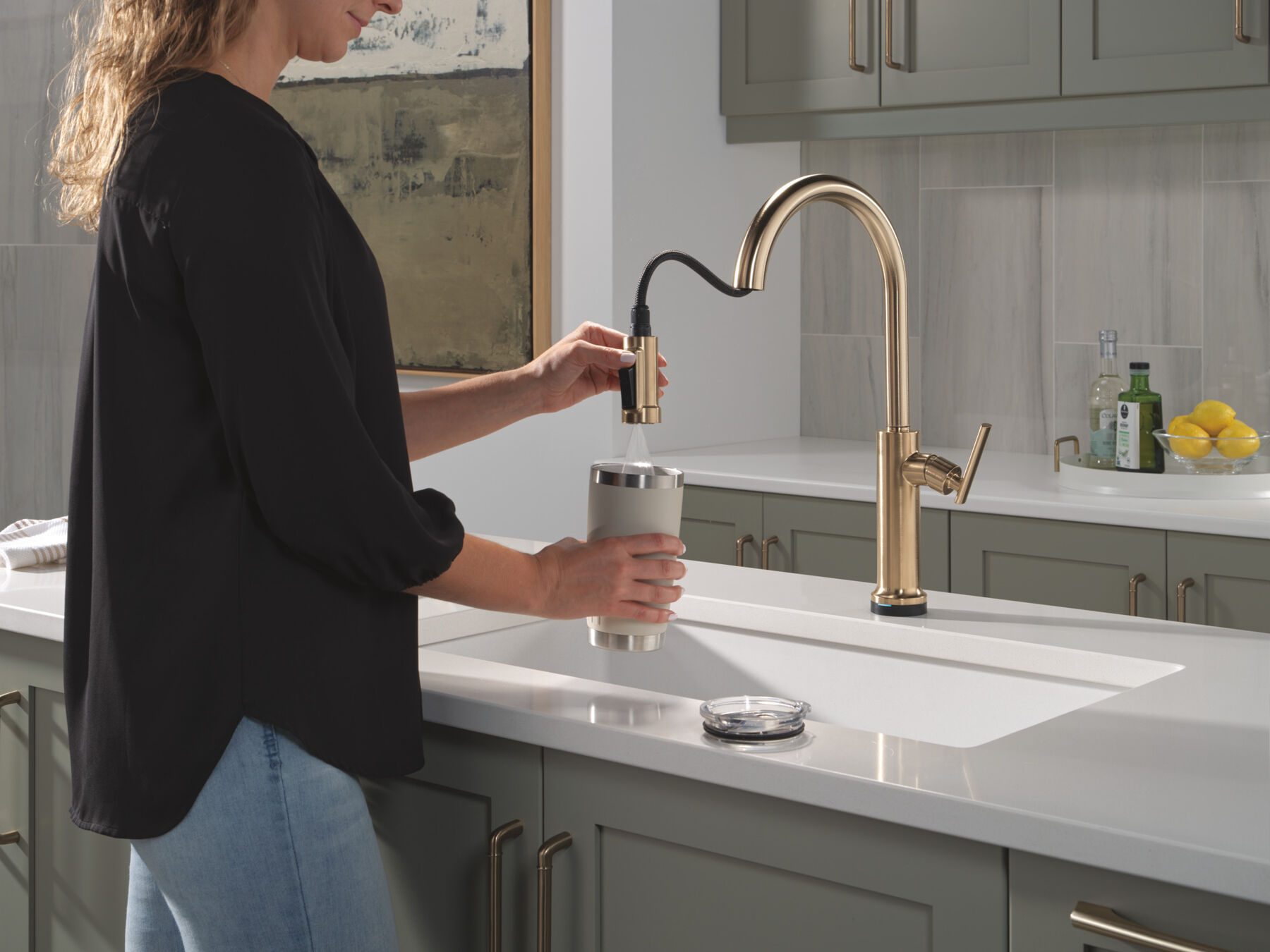 Touch2O&reg; Technology Kitchen Faucet with Touchless Technology