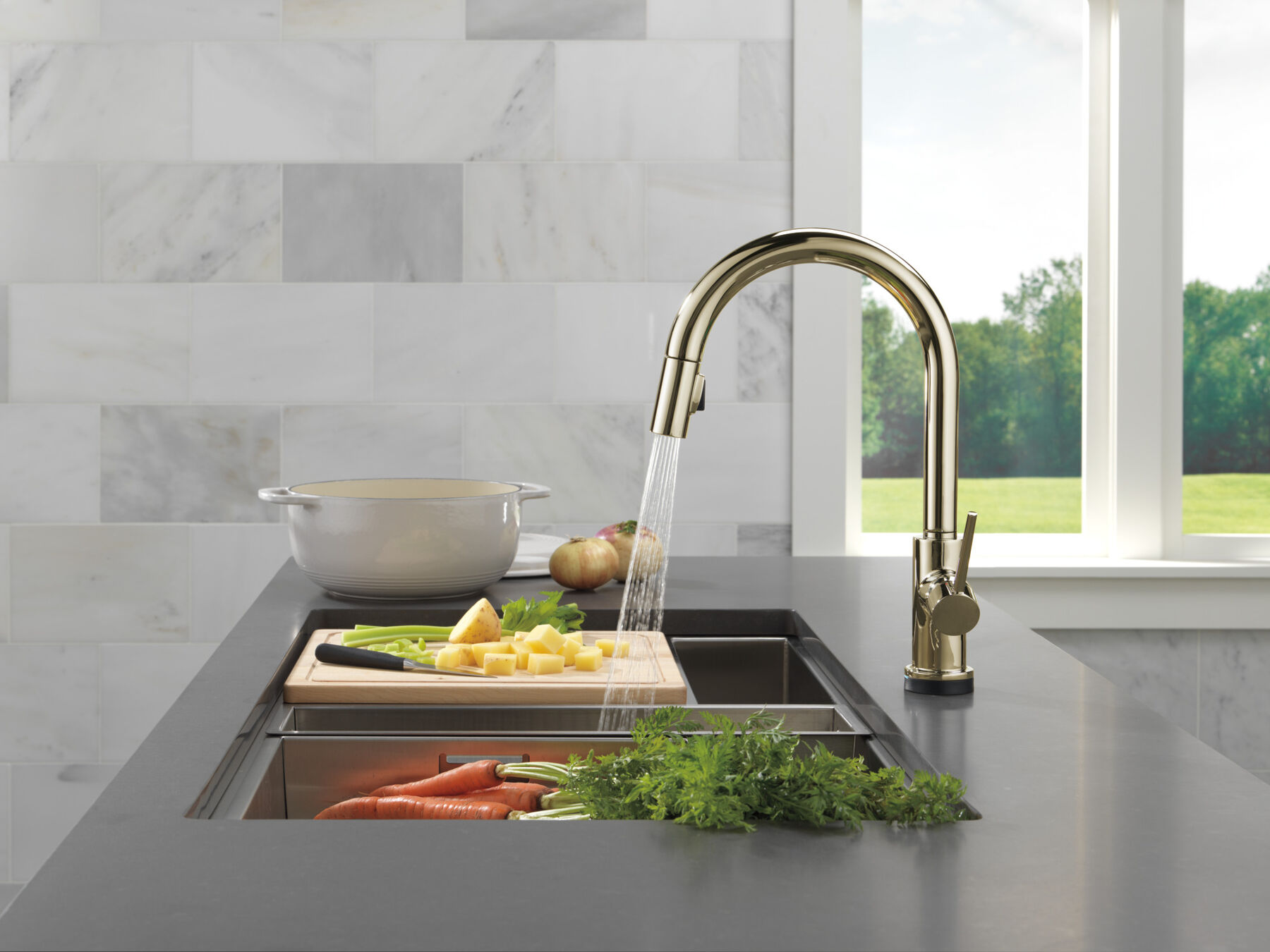 VoiceIQ&reg; Kitchen Faucet with Touch<sub>2</sub>O&reg; Technology with Touchless Technology, image 10