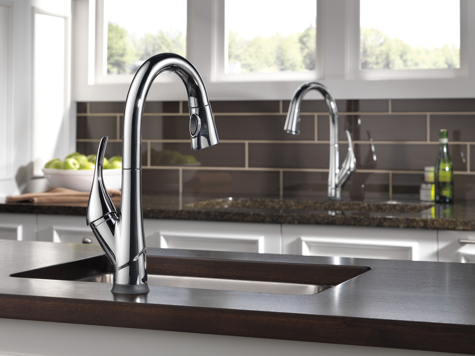 Single Handle Pull-Down Kitchen Faucet with ShieldSpray® Technology, image 6