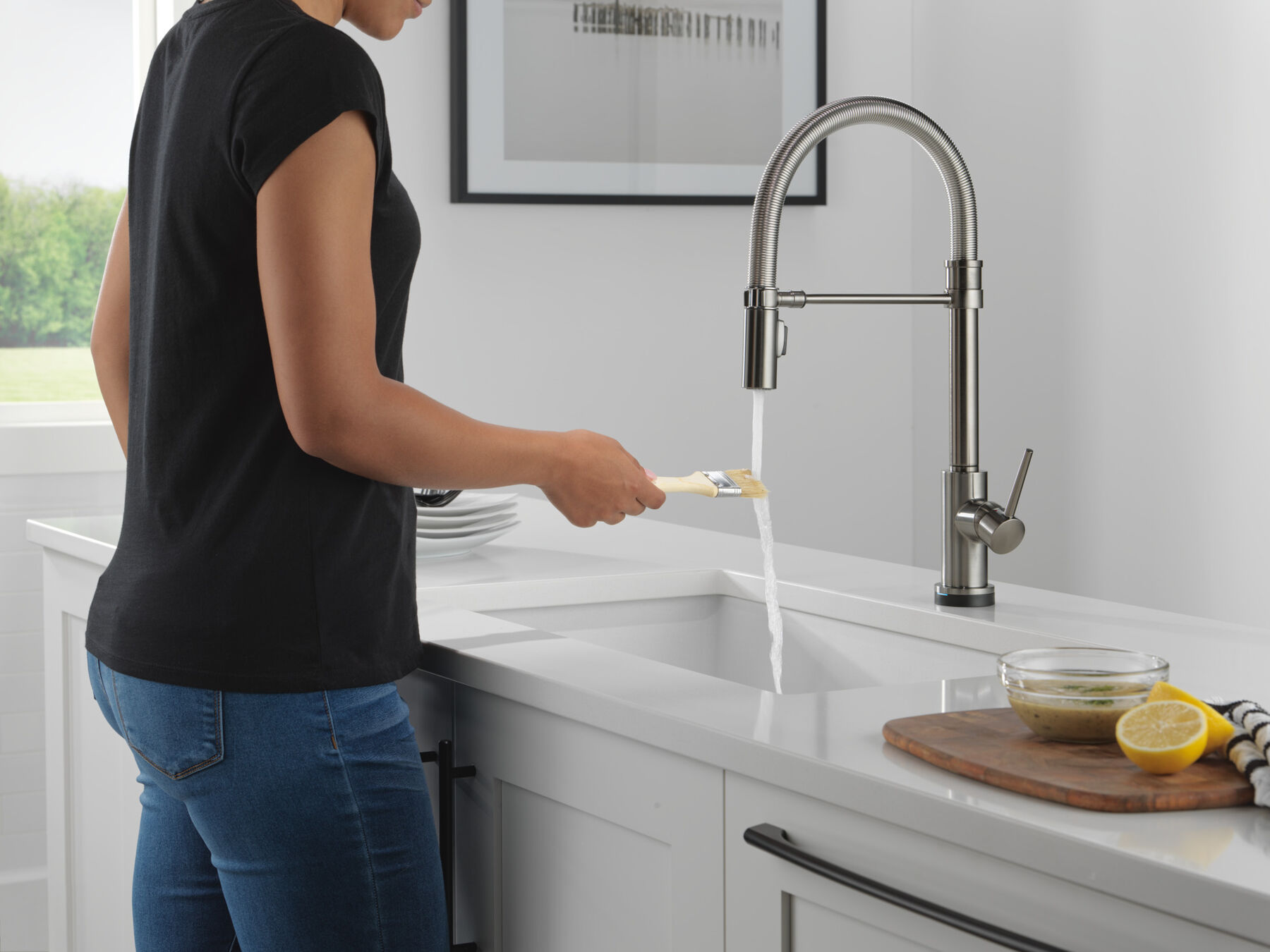 Touch<sub>2</sub>O® Technology Kitchen Faucet with Touchless Technology, image 9