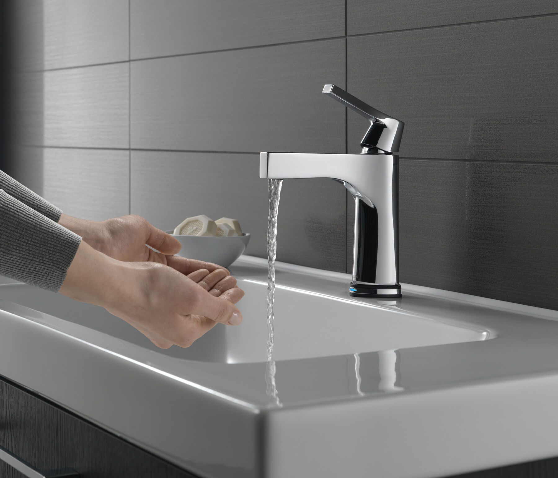 Touch2O® Bathroom Faucet with Touchless Technology, image 5