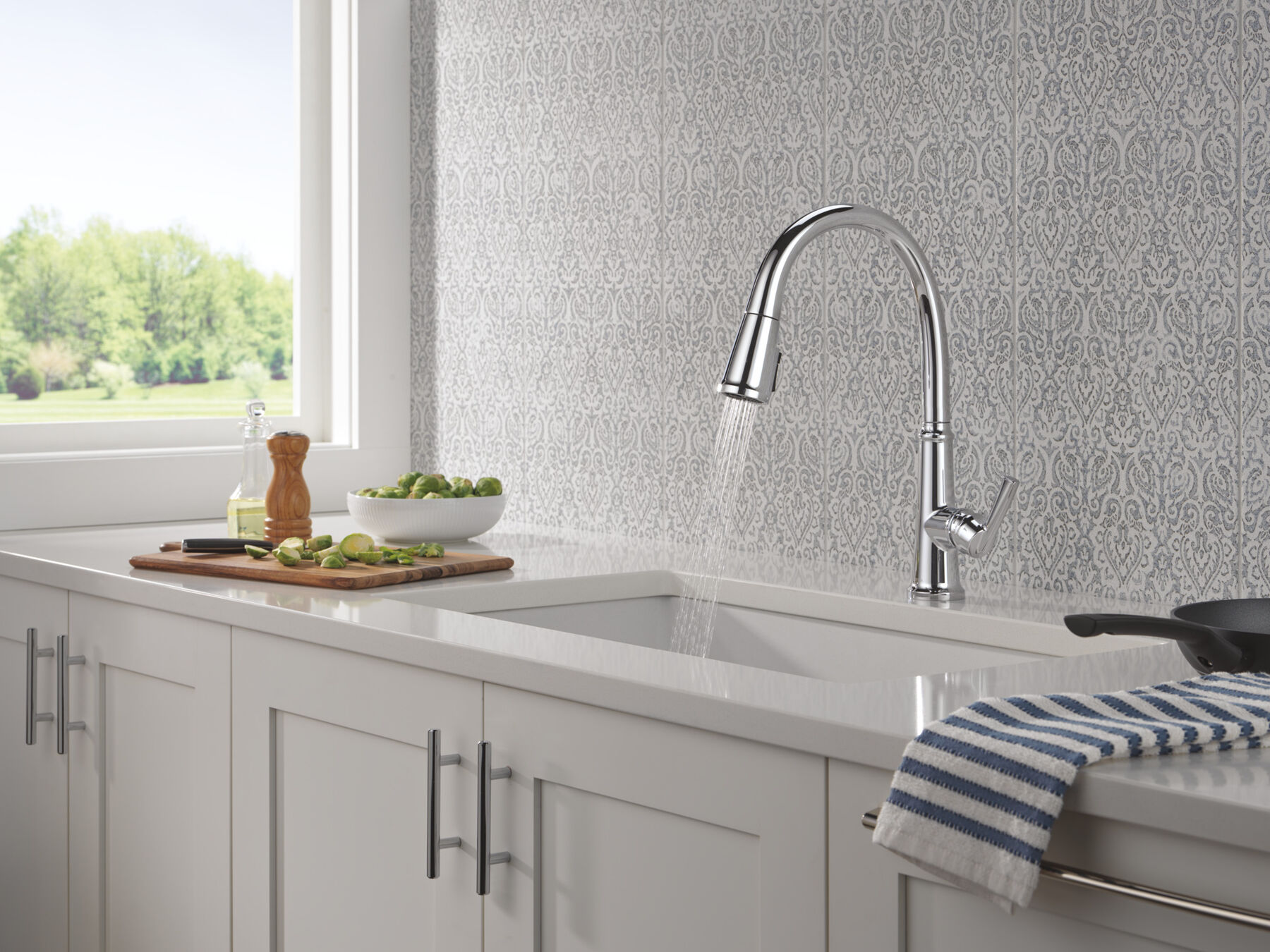 Single Handle Kitchen Pull-Down