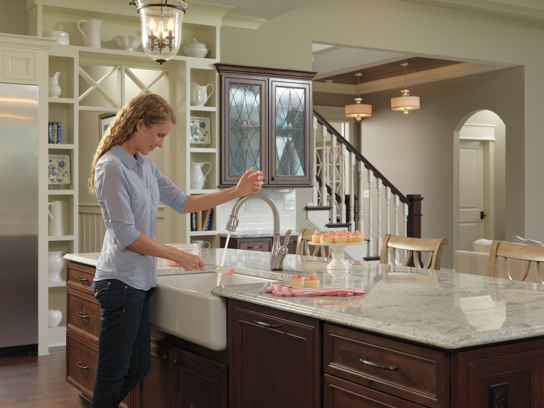 Single Handle Pull-Down Kitchen Faucet with Touch<sub>2</sub>O® and ShieldSpray® Technologies, image 3