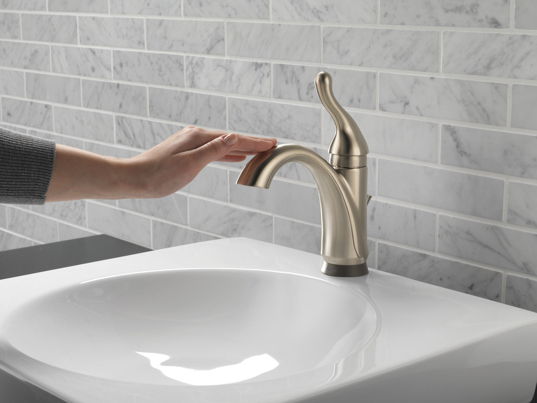 Single Handle Bathroom Faucet with Touch<sub>2</sub>O® Technology, image 5