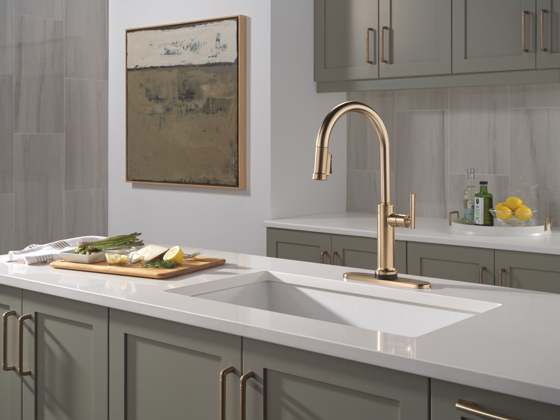 Touch2O&reg; Technology Kitchen Faucet with Touchless Technology