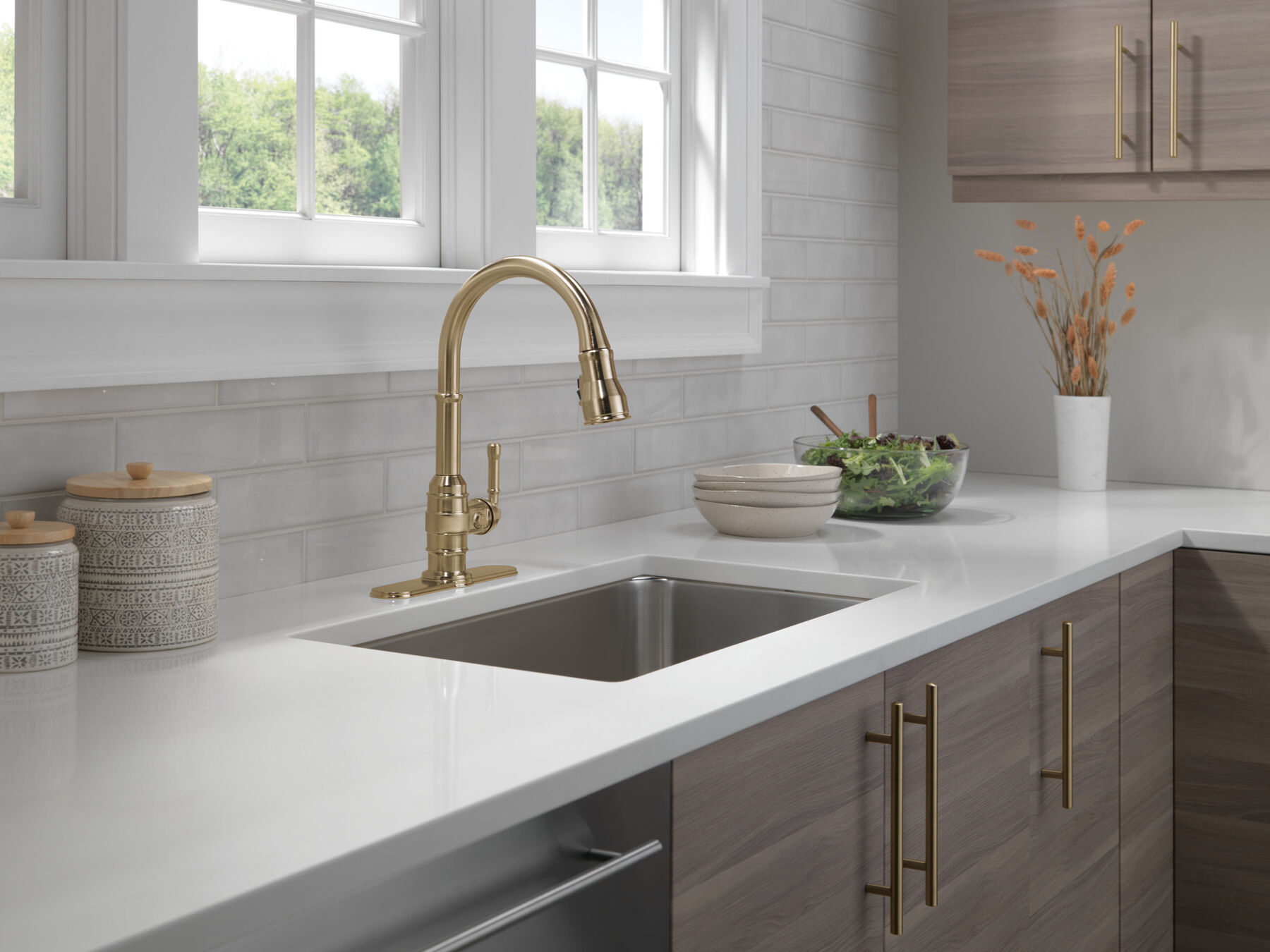 Single Handle Pull-Down Kitchen Faucet, image 3