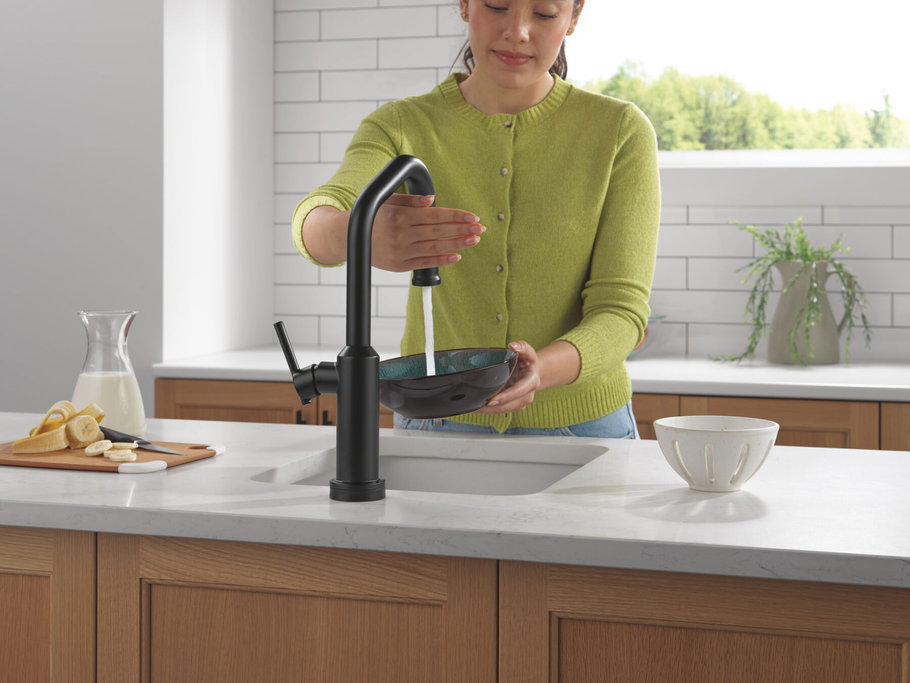 Touch2O&reg; Bar / Prep Faucet with Touchless Technology, image 3