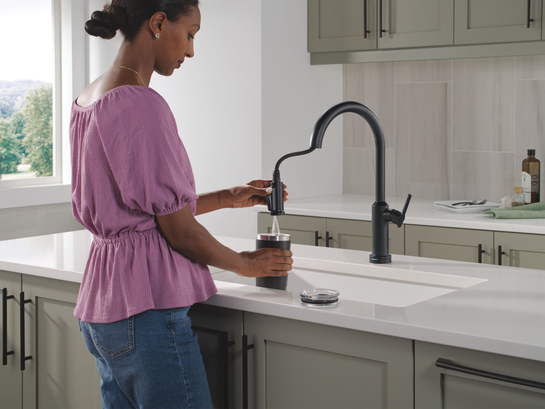 Touch2O&reg; Technology Kitchen Faucet with Touchless Technology, image 6