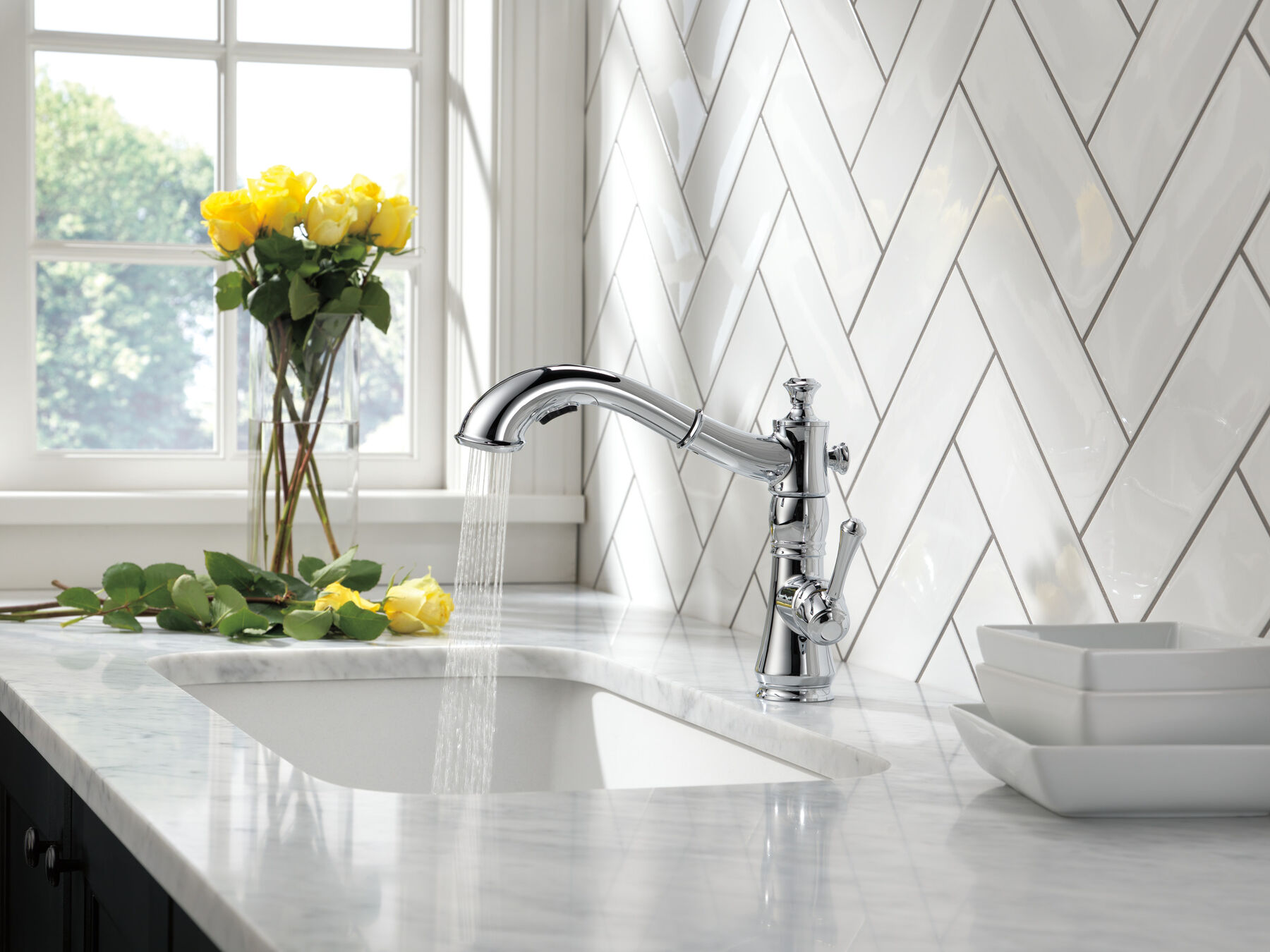 Single Handle Pull-Out Kitchen Faucet, image 2