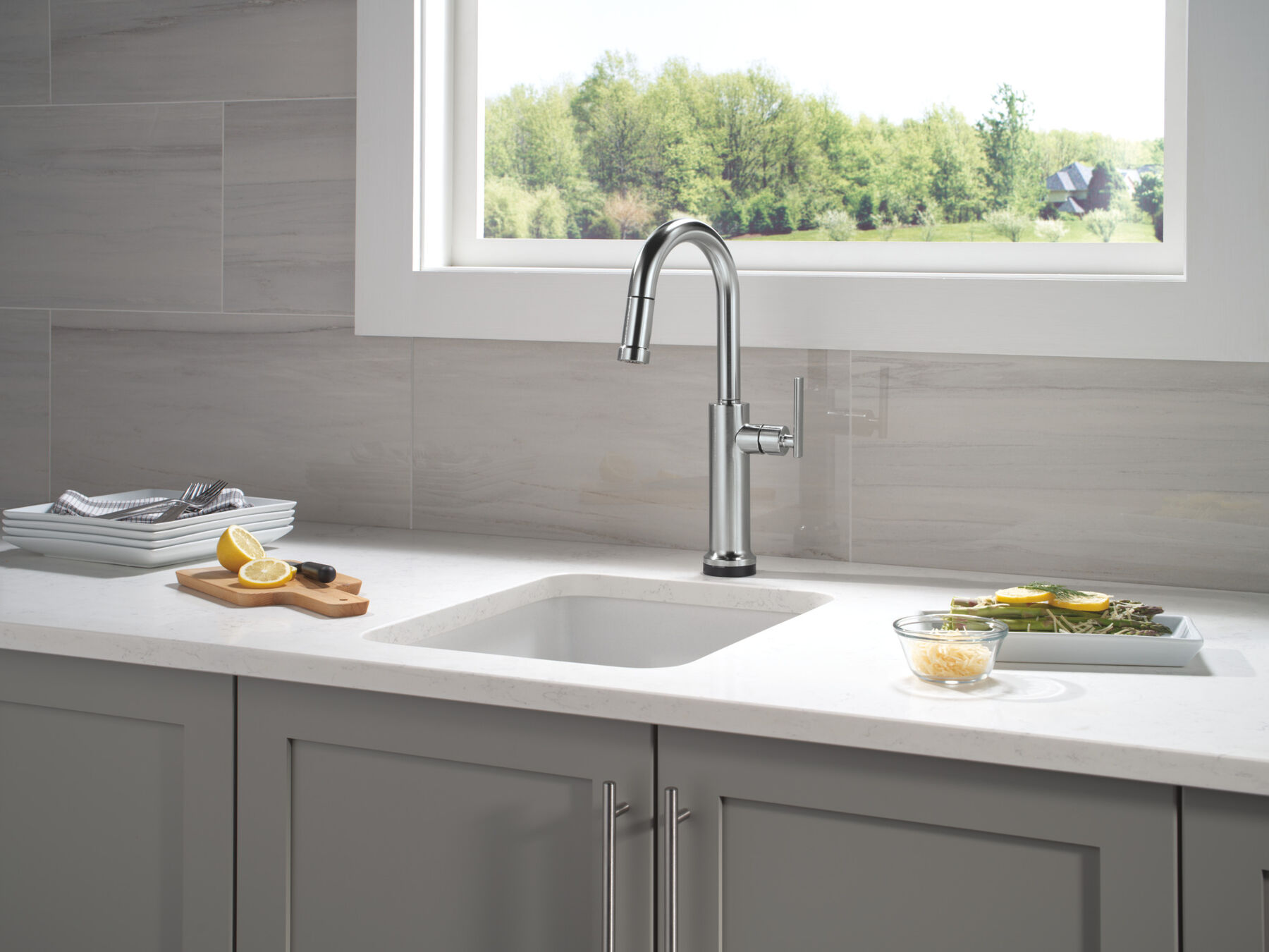 Touch2O&reg; Technology Bar / Prep Faucet with Touchless Technology