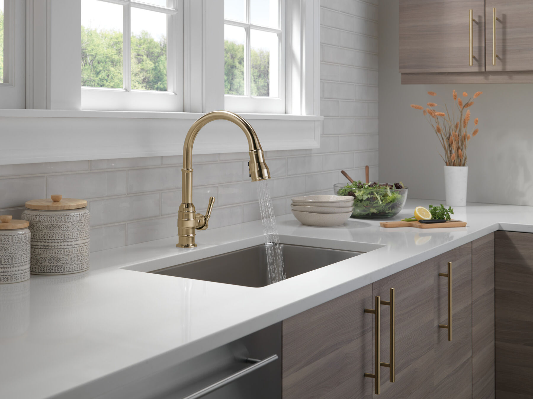 Single Handle Pull-Down Kitchen Faucet, image 4