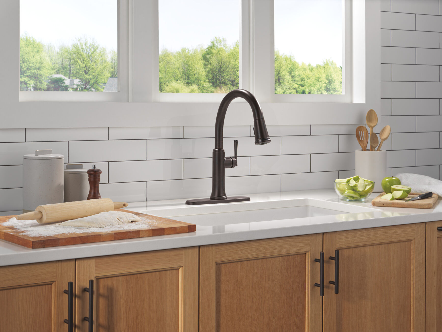Single Handle Pull-Down Kitchen Faucet, image 2