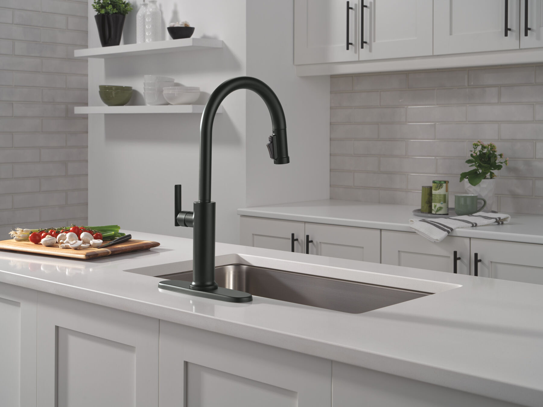 Single Handle Pull-Down Kitchen Faucet
