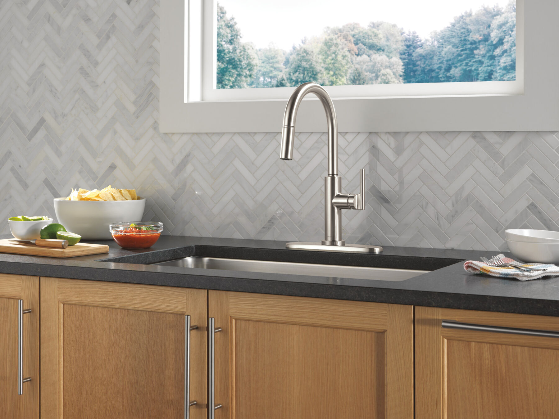 Single Handle Pull-Down Kitchen Faucet