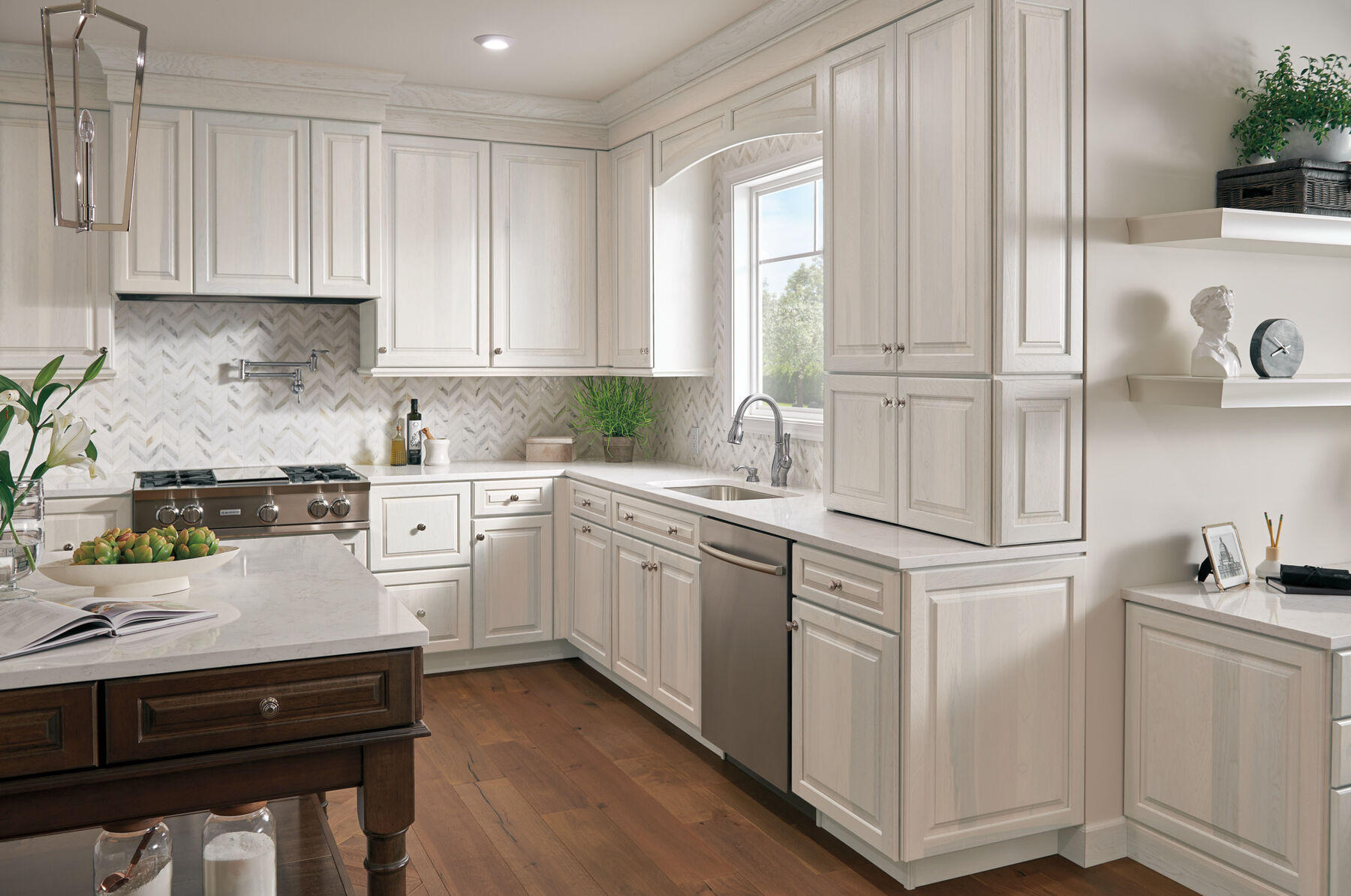 Single Handle Pull-Down Kitchen Faucet with ShieldSpray&reg; Technology (Recertified), image 7