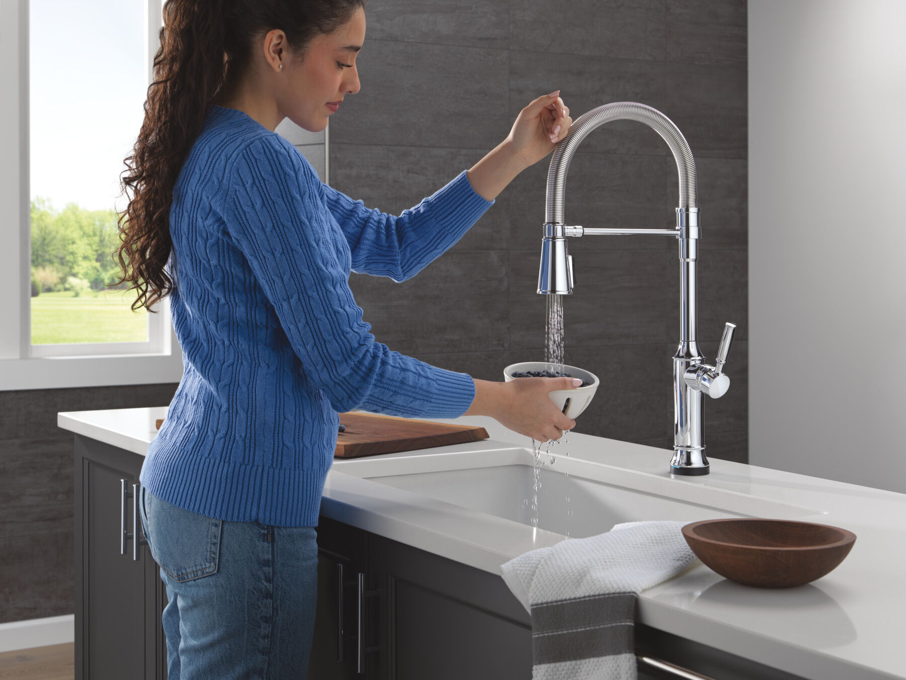 Touch2O® Technology Kitchen Faucet with Touchless Technology, image 4