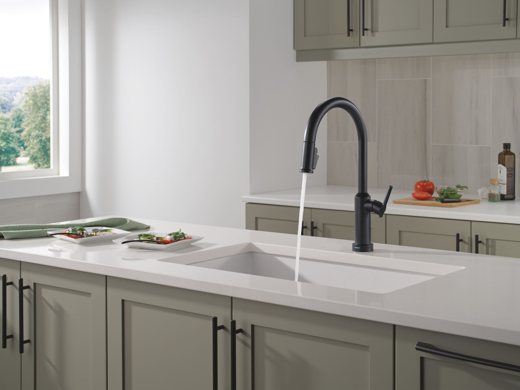 Touch2O&reg; Technology Kitchen Faucet with Touchless Technology, image 12