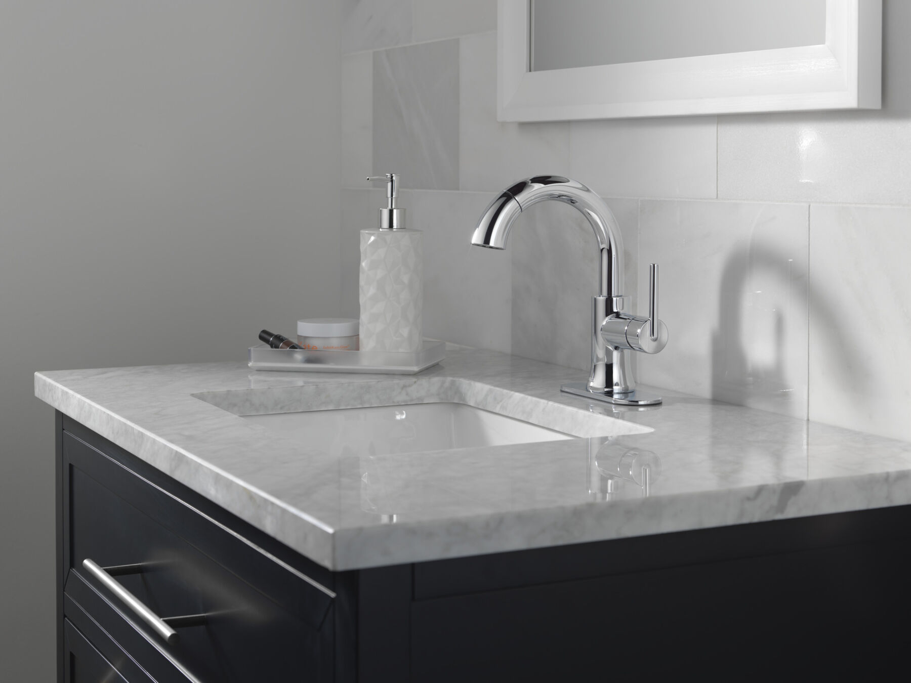 Single Handle Pull-Down Bathroom Faucet, image 2