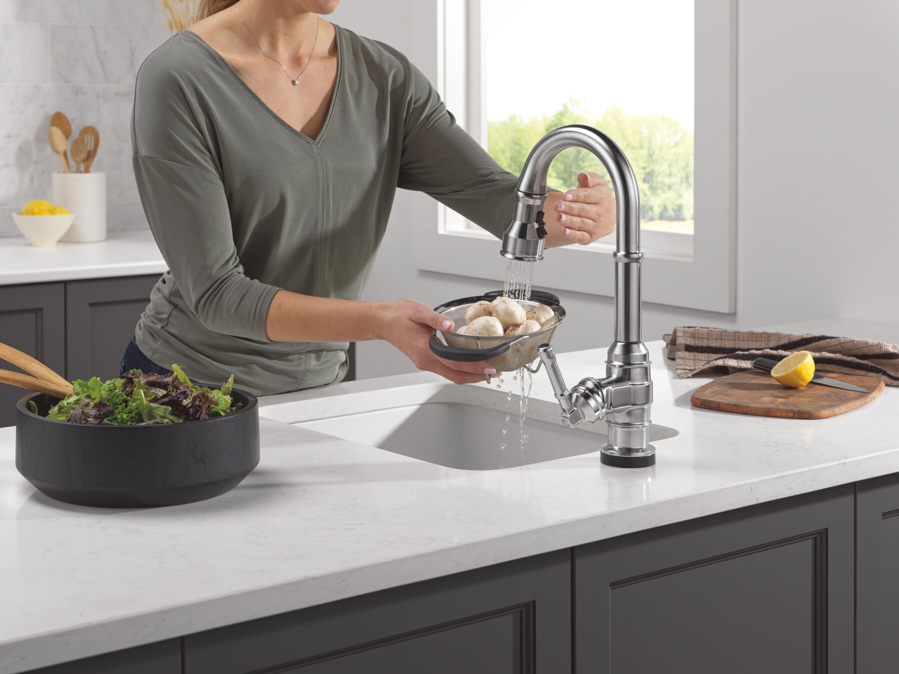 Touch2O® Bar / Prep Faucet with Touchless Technology, image 4