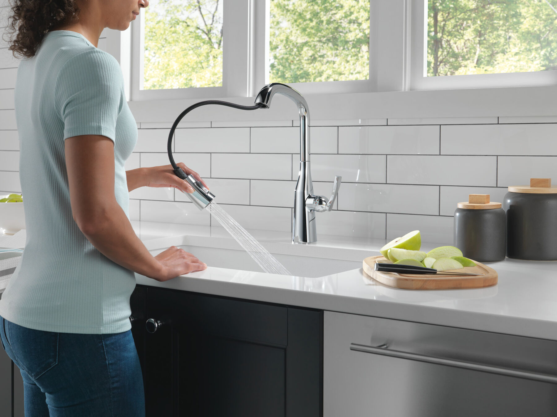 Single Handle Pull-Down Kitchen Faucet, image 3