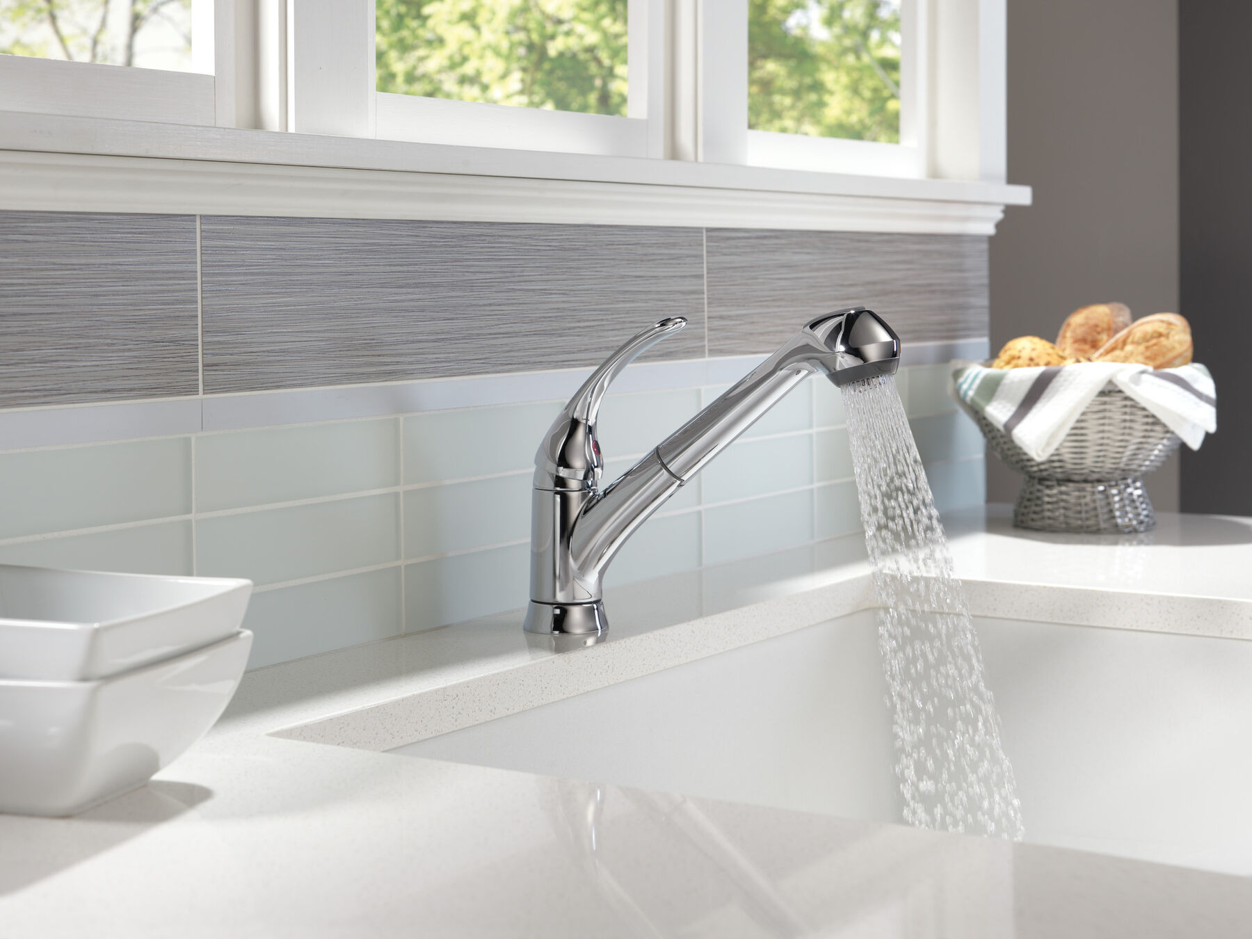 Single Handle Pull-Out Kitchen Faucet, image 3