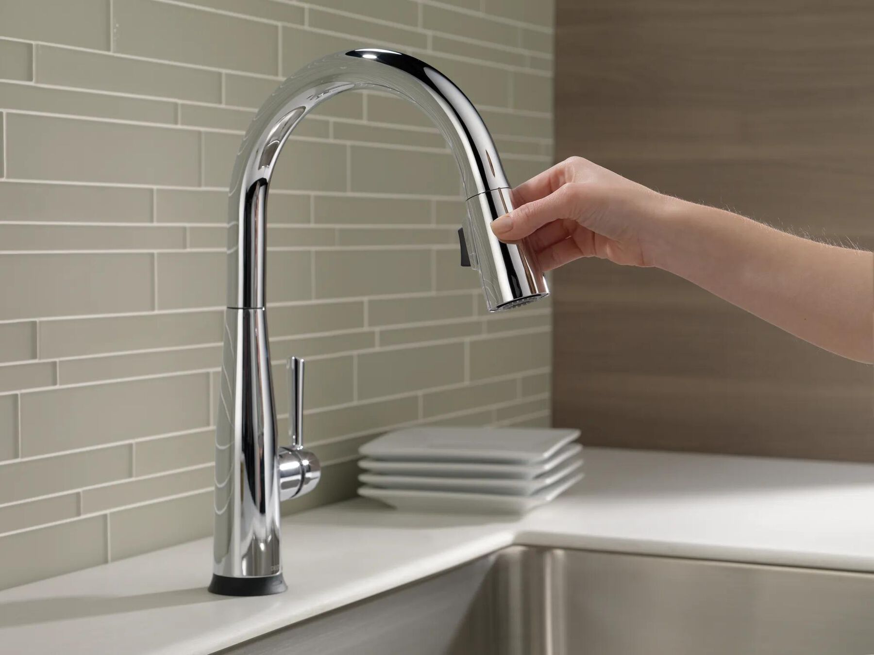 Single Handle Pull-Down Kitchen Faucet with Touch<sub>2</sub>O&reg; Technology