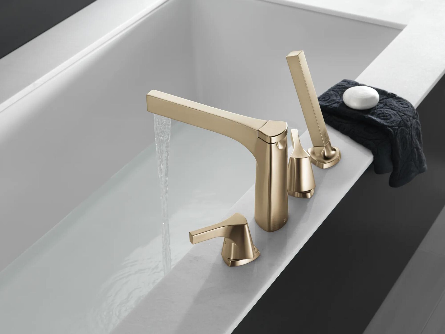 4-hole Roman Tub with Handshower Trim (Recertified)