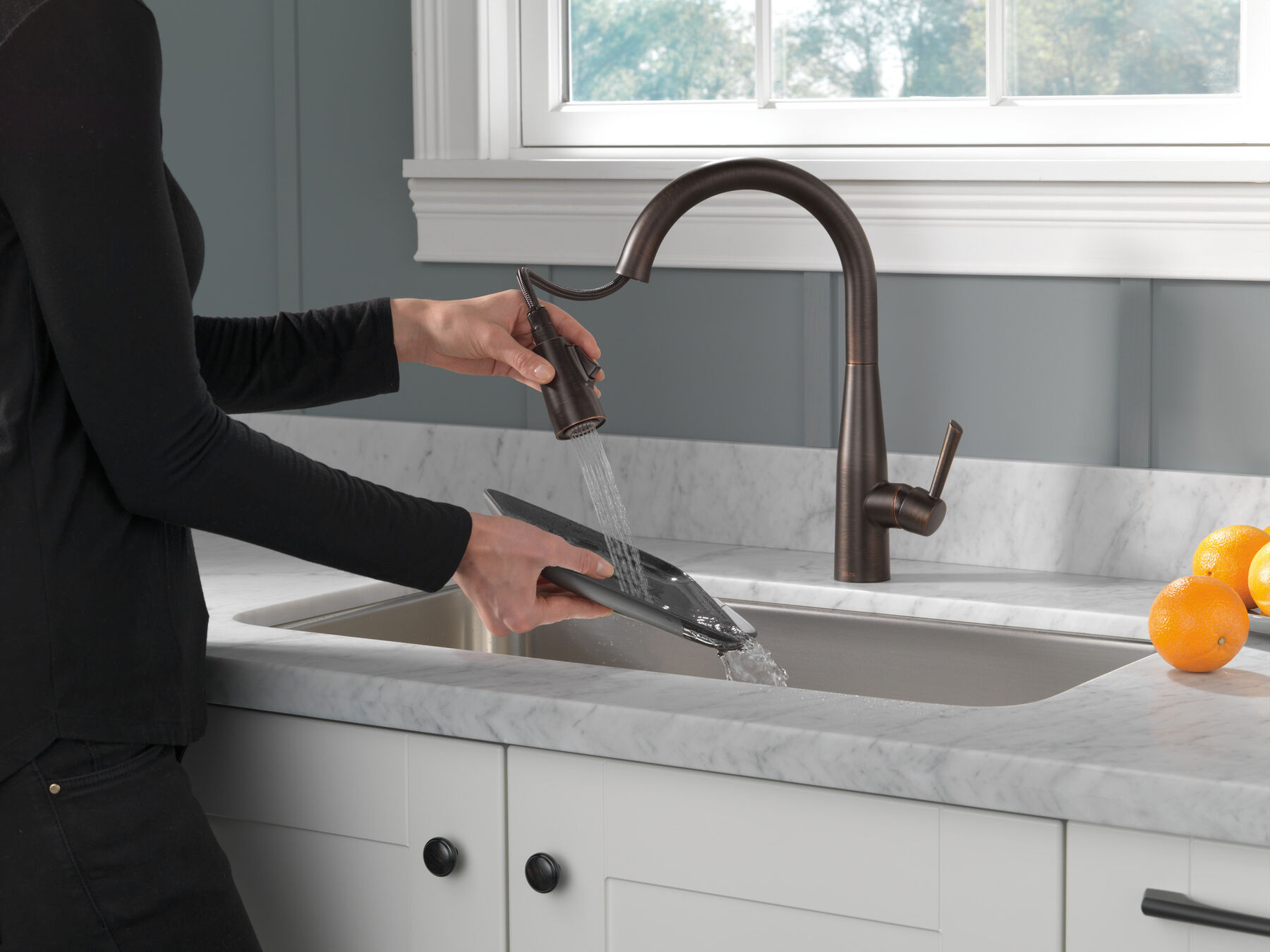 Single Handle Pull-Down Kitchen Faucet