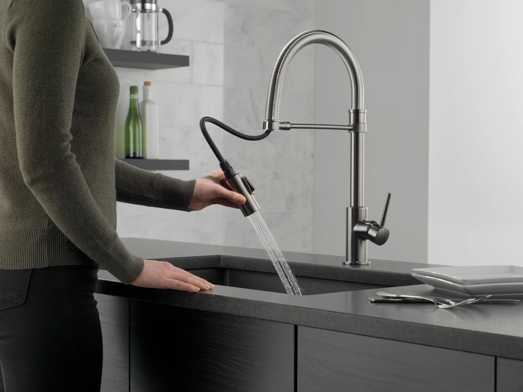 Single-Handle Pull-Down Spring Kitchen Faucet