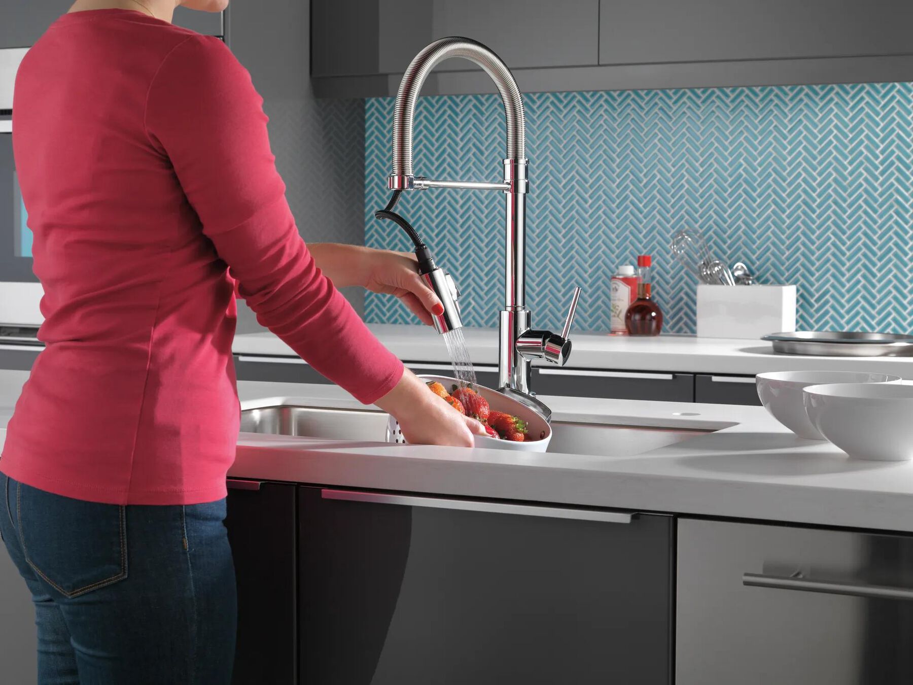 Single-Handle Pull-Down Spring Kitchen Faucet with Touch<sub>2</sub>O&reg; Technology (Recertified)