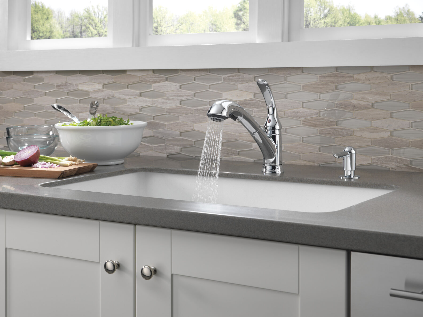 Single Handle Pull-Out Kitchen Faucet with Soap Dispenser