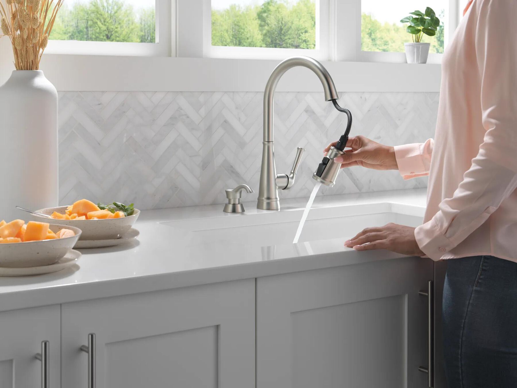 Pull-Down Kitchen Faucet w/Soap (Recertified)