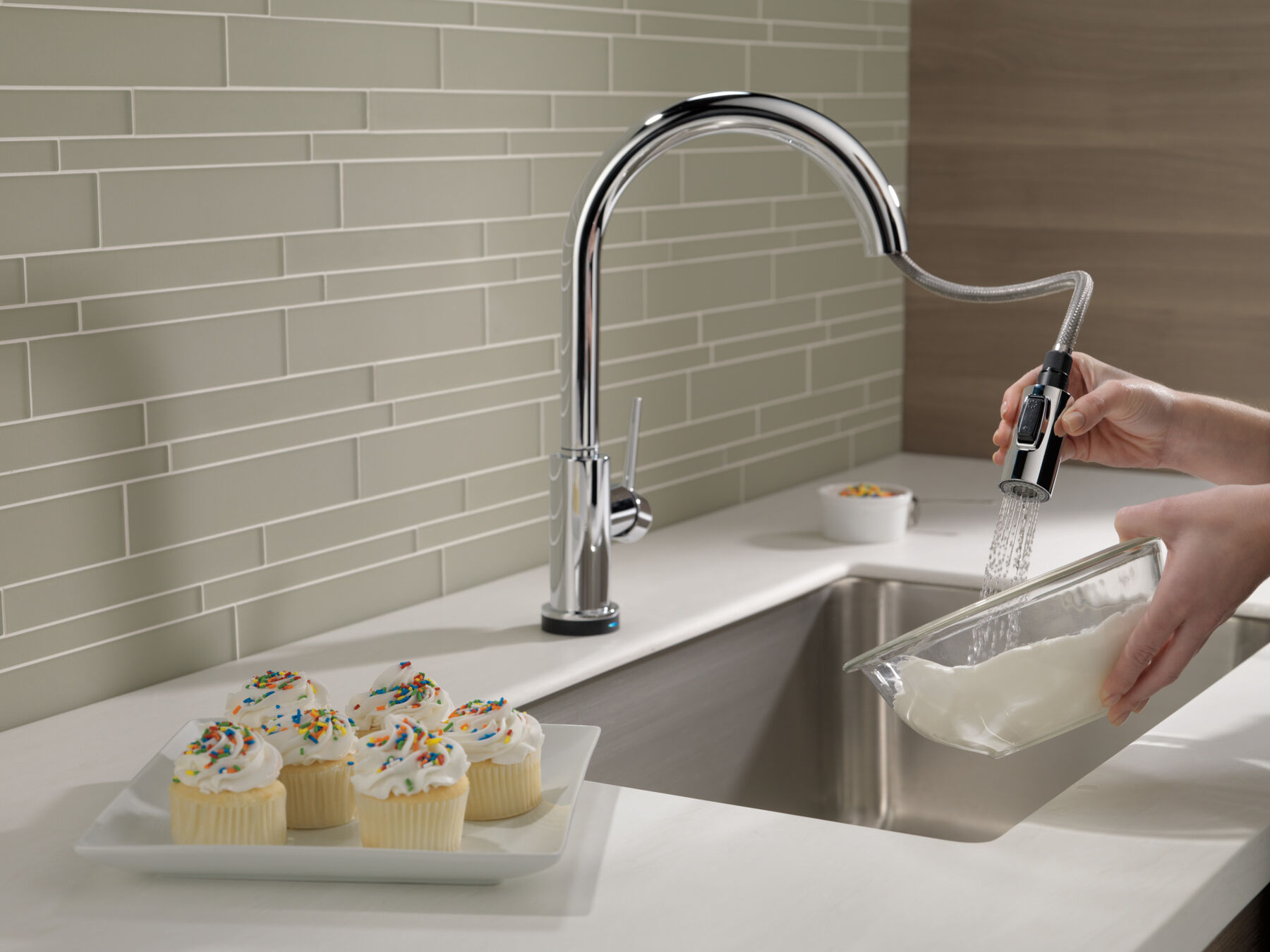 VoiceIQ&reg; Single-Handle Pull-Down Kitchen Faucet with Touch<sub>2</sub>O&reg; Technology (Recertified)