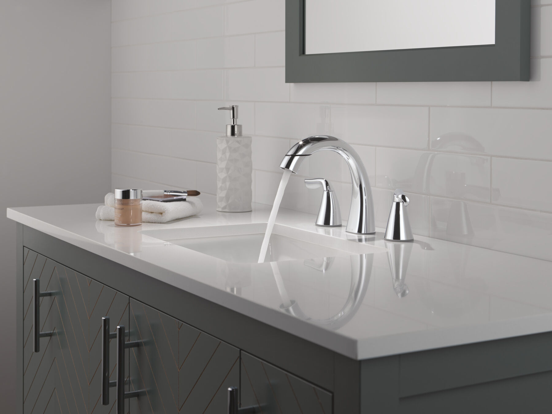 Two Handle Widespread Pull-Down Bathroom Faucet
