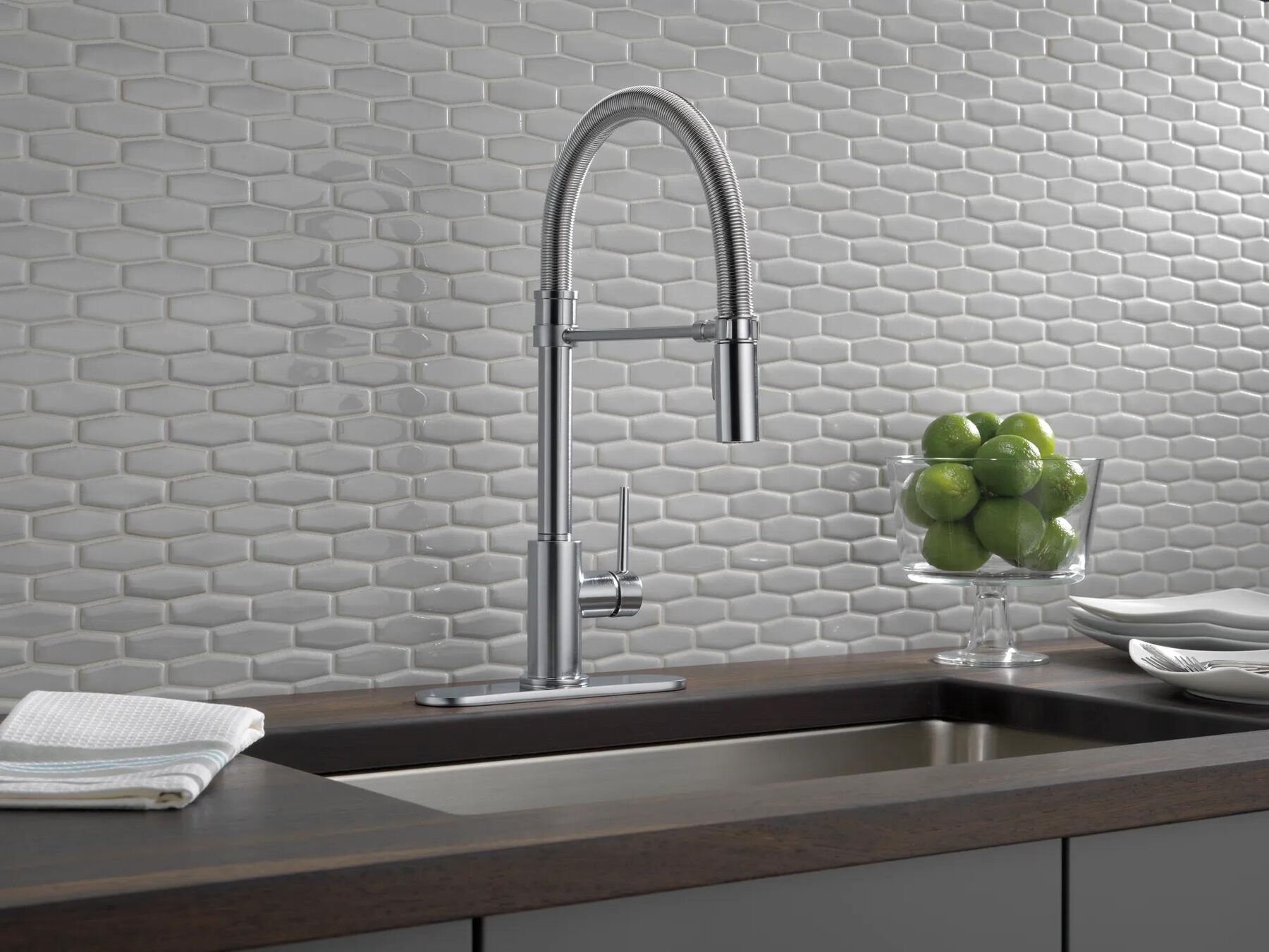 Single-Handle Pull-Down Spring Kitchen Faucet