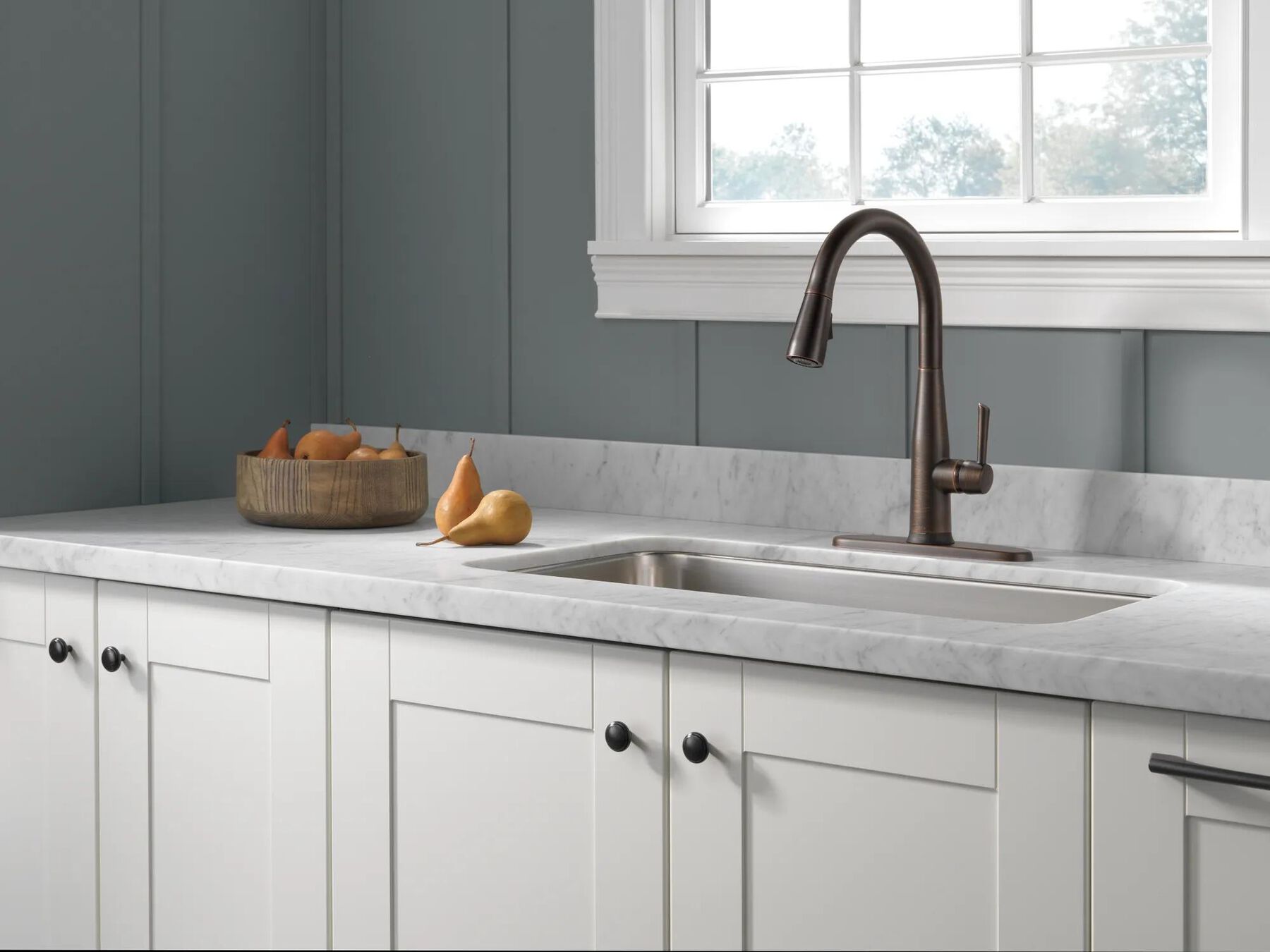 Single Handle Pull-Down Kitchen Faucet with Touch<sub>2</sub>O&reg; Technology