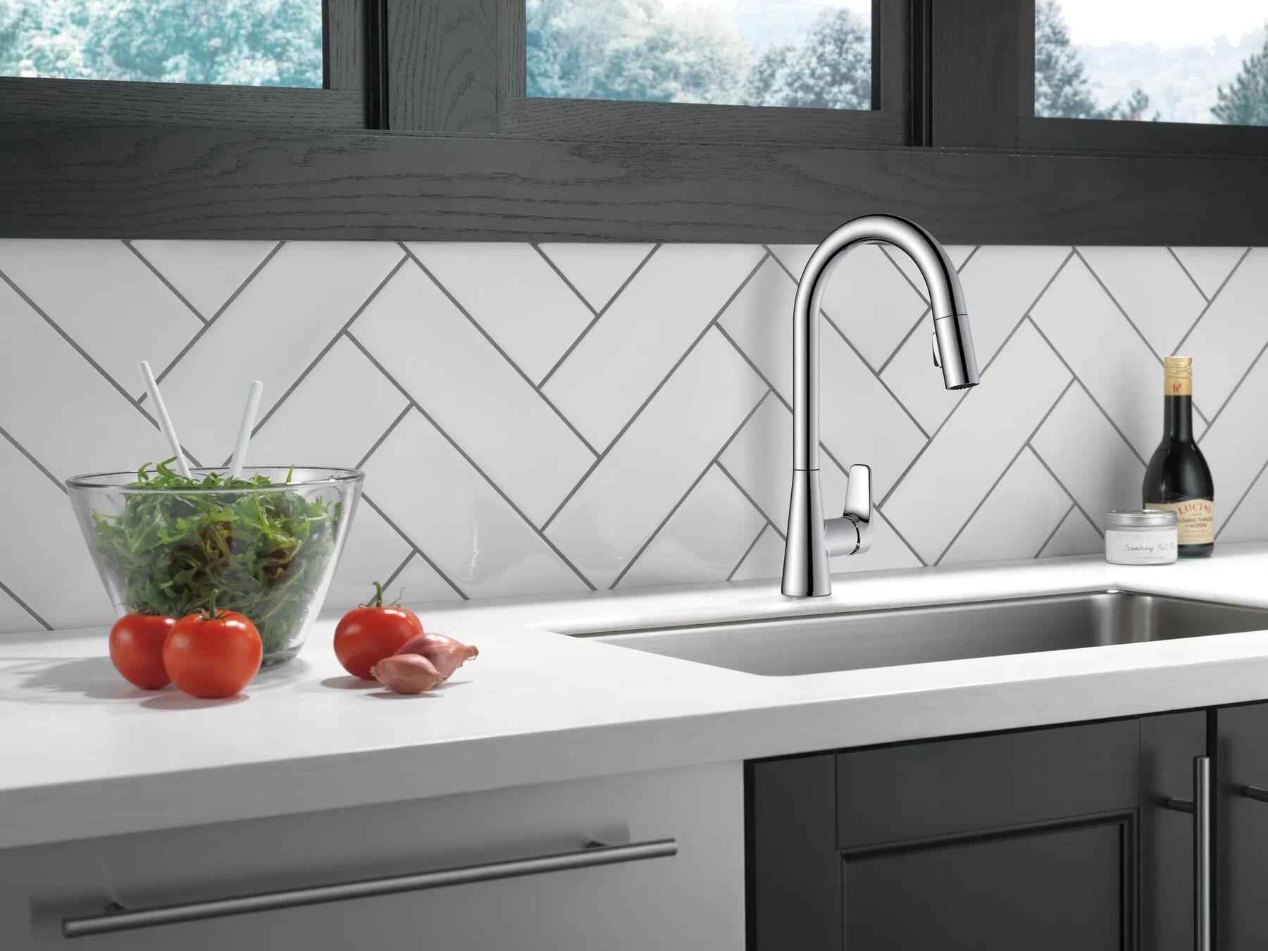 Single Handle Pull-Down Kitchen Faucet