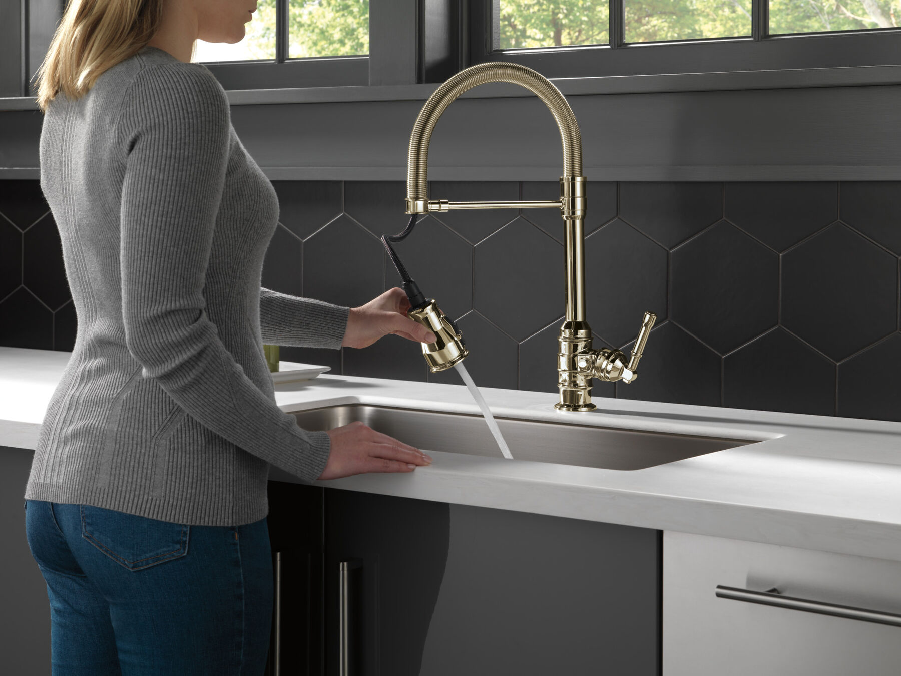 Single Handle Pull-Down Kitchen Faucet With Spring Spout